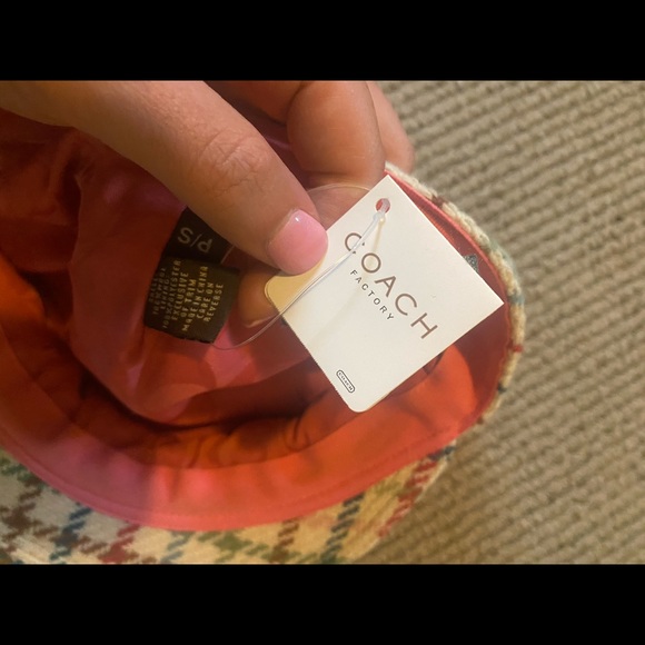 Coach hat. Never worn-with tags - Picture 2 of 4